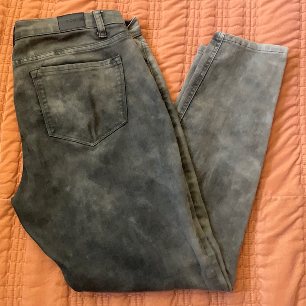 Bdg green faded and tie dye designs jeans with zipper ankle